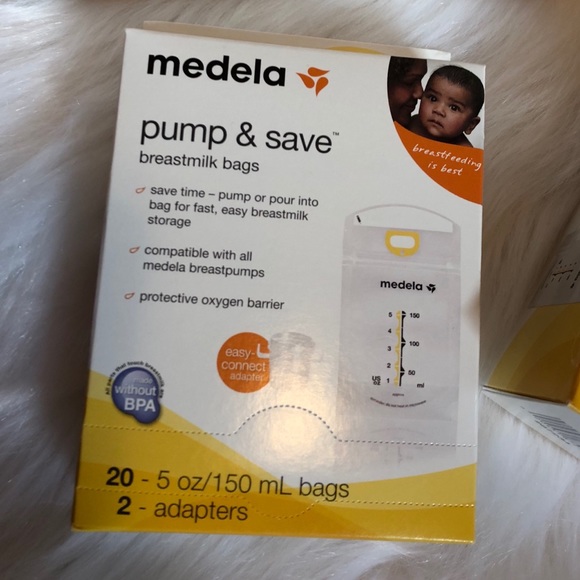❌SOLD❌Bundle Medela Bottles & Bags - Picture 2 of 5